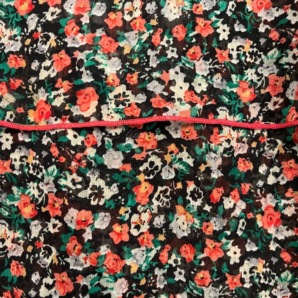C. Luce Floral Tank Top (Black/Red) - Picture 4 of 4